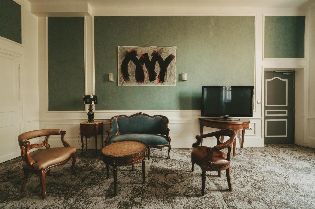 Logis Hotels Chateau De La Barge Chaintré Εξωτερικό φωτογραφία