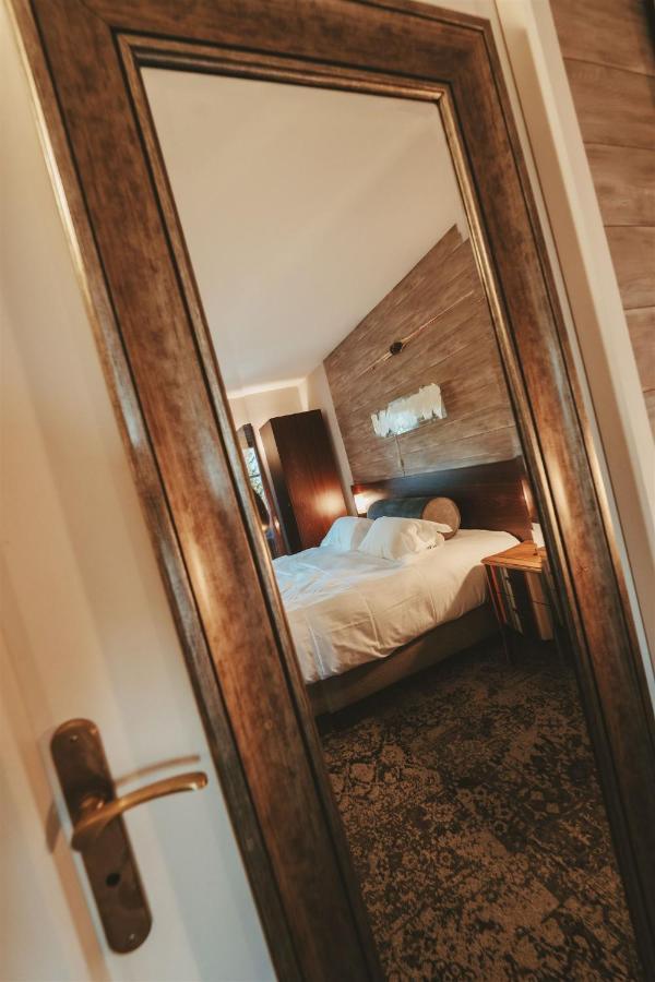 Logis Hotels Chateau De La Barge Chaintré Εξωτερικό φωτογραφία